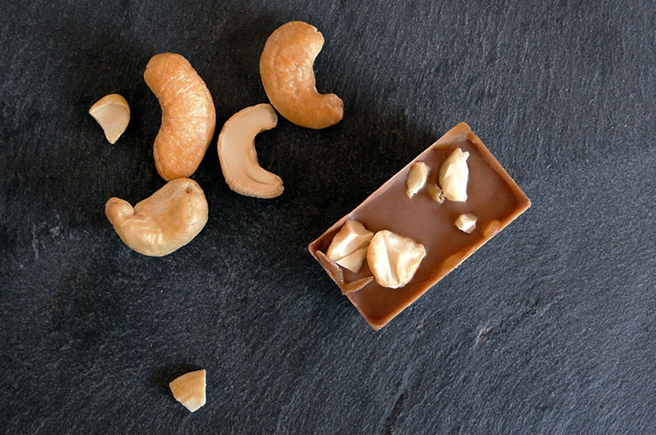 Milk chocolate with caramel and cashew nuts